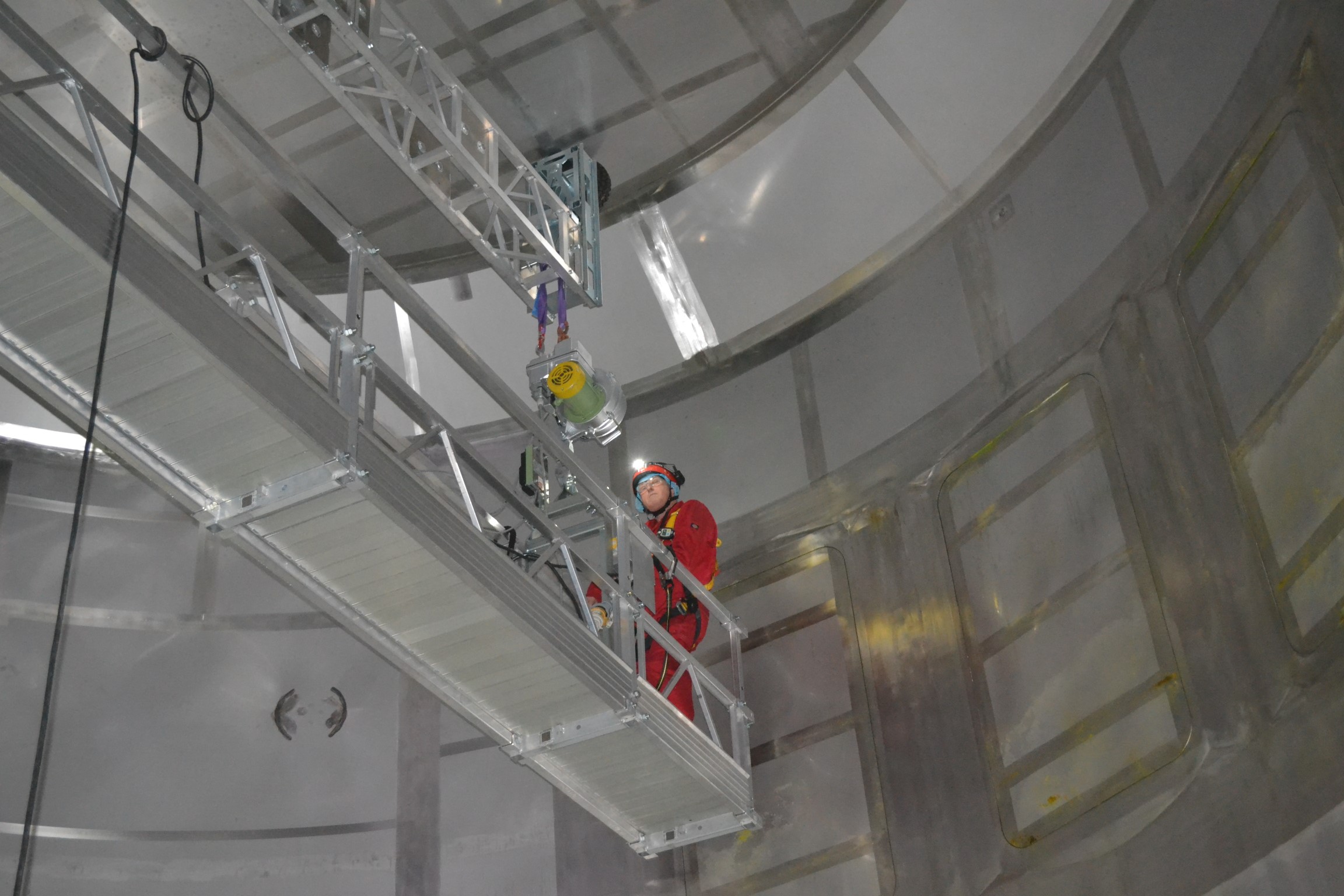 Spray dryer testing and inspection of the chamber and cone using our unique access platform checking for leaks and cracks,